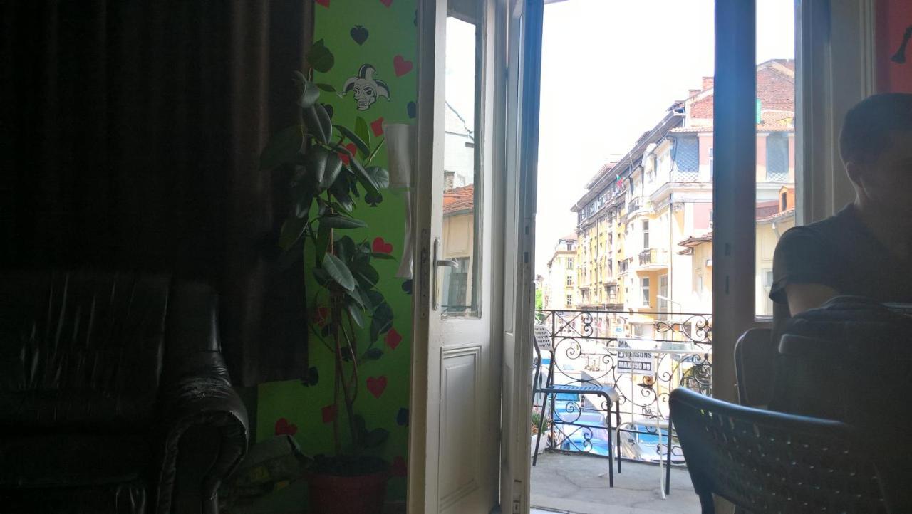 "No Party & Many Rules" Hostel N1 Sofia Ngoại thất bức ảnh