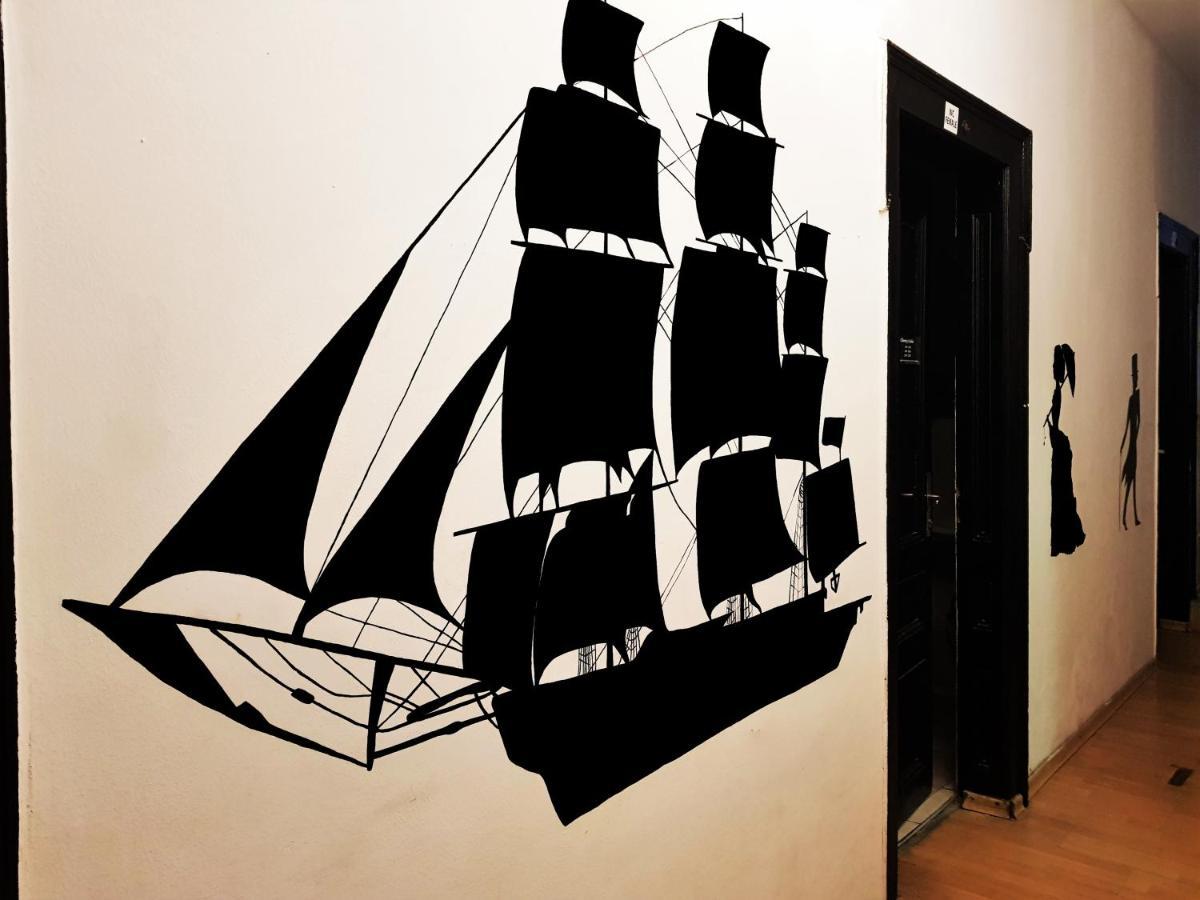 "No Party & Many Rules" Hostel N1 Sofia Ngoại thất bức ảnh