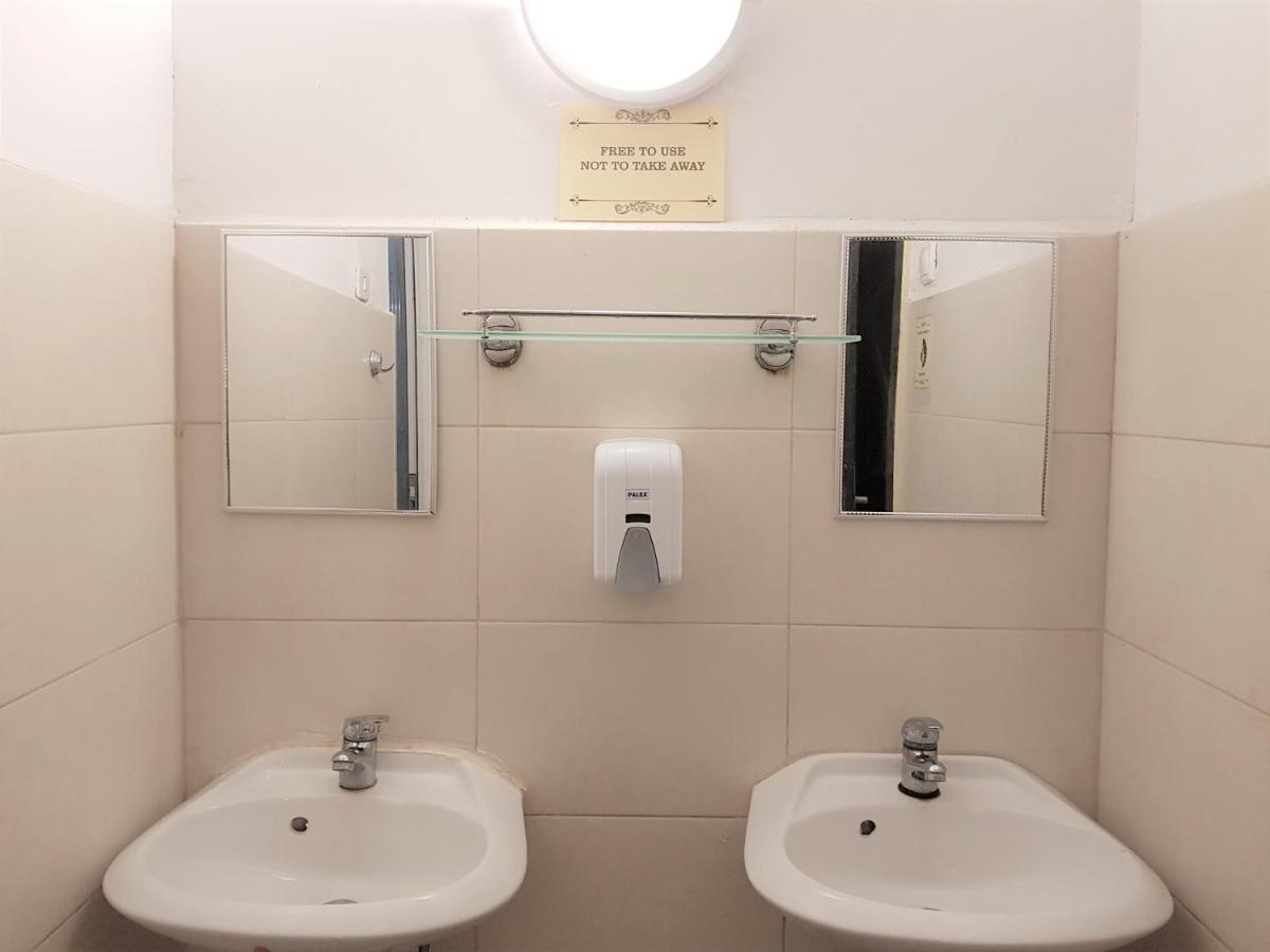 "No Party & Many Rules" Hostel N1 Sofia Ngoại thất bức ảnh