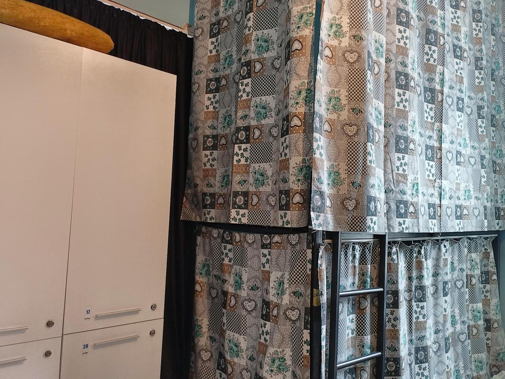 "No Party & Many Rules" Hostel N1 Sofia Phòng bức ảnh