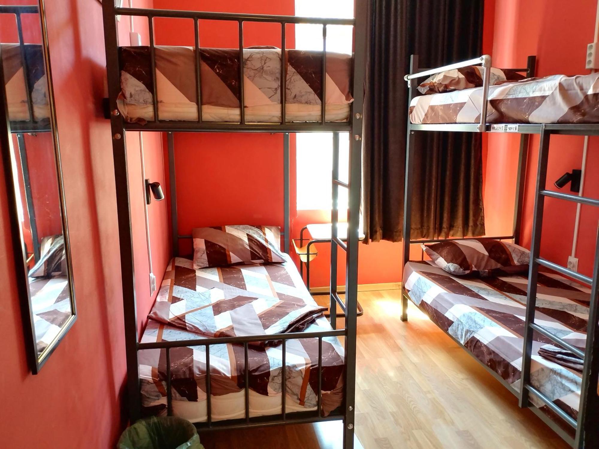 "No Party & Many Rules" Hostel N1 Sofia Phòng bức ảnh