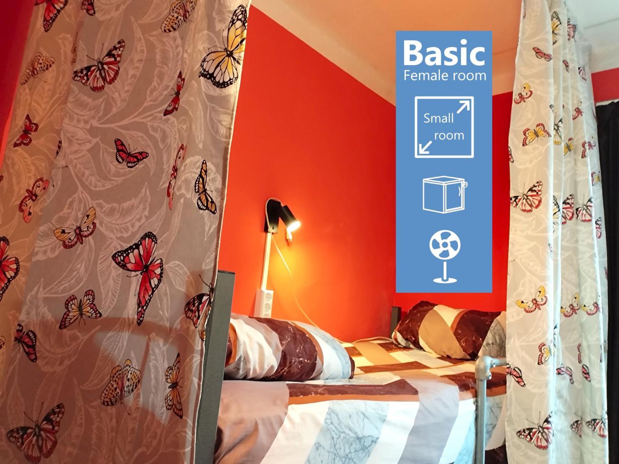 "No Party & Many Rules" Hostel N1 Sofia Ngoại thất bức ảnh